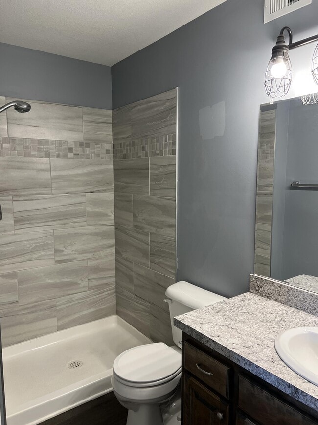 Building Photo - 891 W Gay St