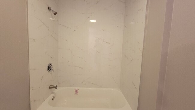 Building Photo - Luxury Condo On The Top Floor at Solé in Flagler Village