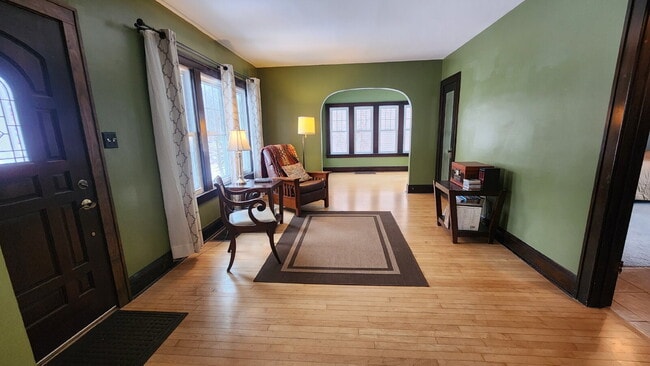 Building Photo - 4-Bedroom, 2 Bathroom Easthill Home with Bonus Room, Finished Lower Level, and Garage