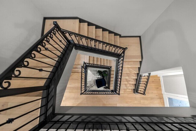 Building Photo - 1529 Barton Springs Rd