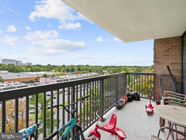 Building Photo - 5501 Seminary Rd