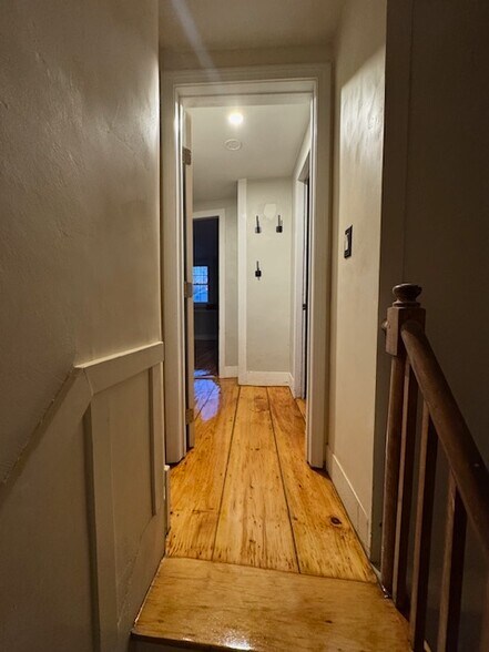 Primary Photo - 368 N Elm St