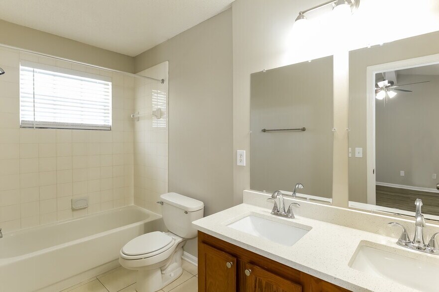 Building Photo - 12351 Hunters Haven Ln