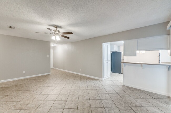 Building Photo - Comfortable & Stylish 3-Bedroom Home in Grand Prairie