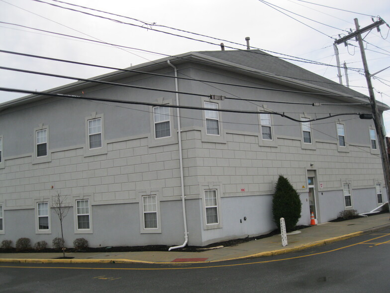 Building Photo - 177 Avenel St
