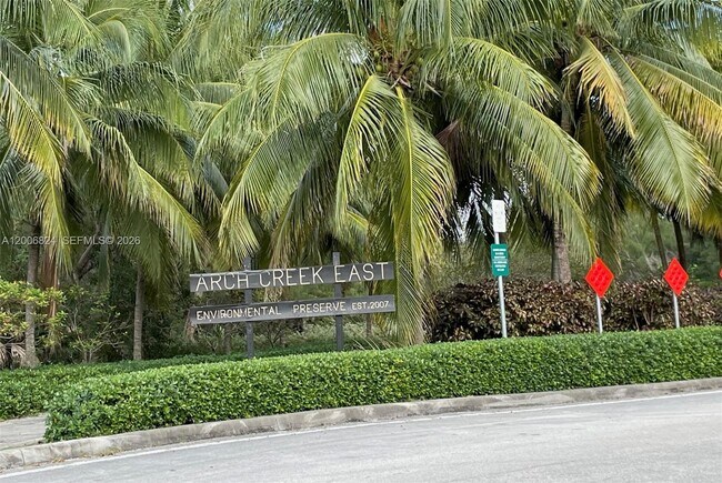 Building Photo - 2600 NE 135th St