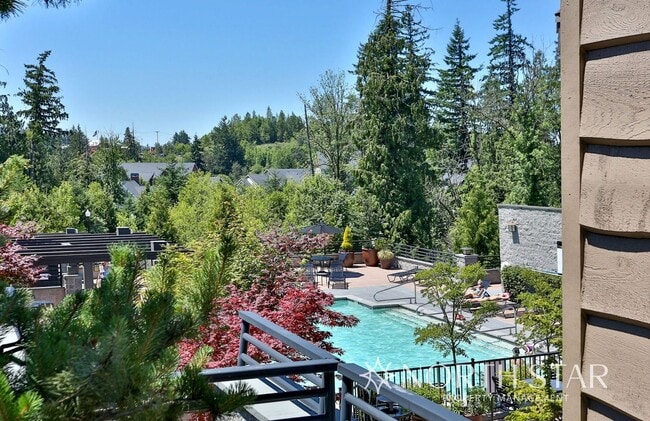 Building Photo - Stunning Renaissance at Peterkort Woods To...