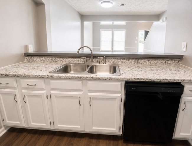 Building Photo - Spacious Townhome for Rent in West Knoxville-1 Bedroom