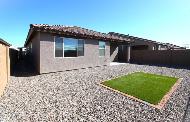 Building Photo - 12463 W Kaler Dr