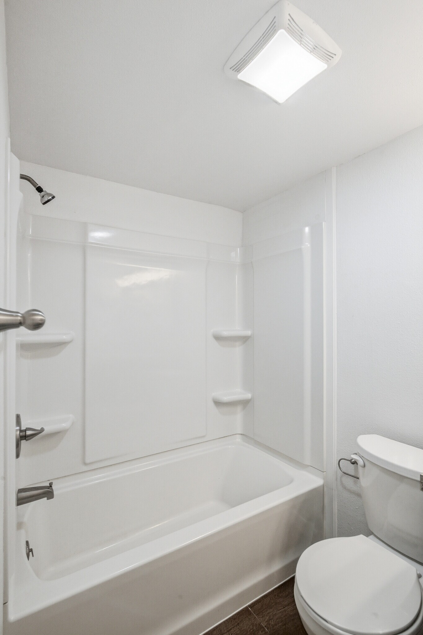 Building Photo - 202 Teakwood Dr