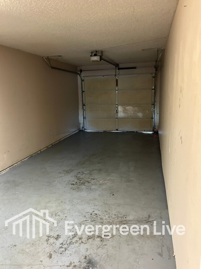 Building Photo - 64 Boreal Ct