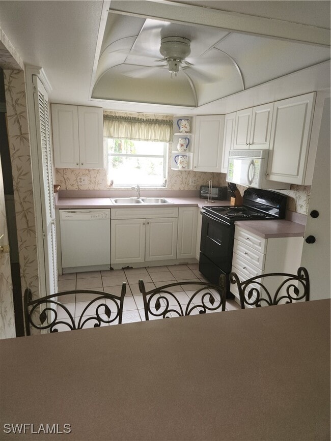 Building Photo - 30 Watercolor Way