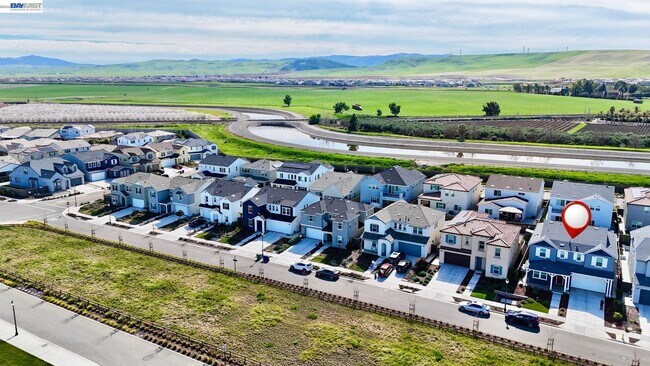 Building Photo - 3010 Rio Grande Dr
