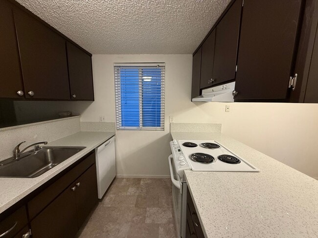 Building Photo - 2824 I St