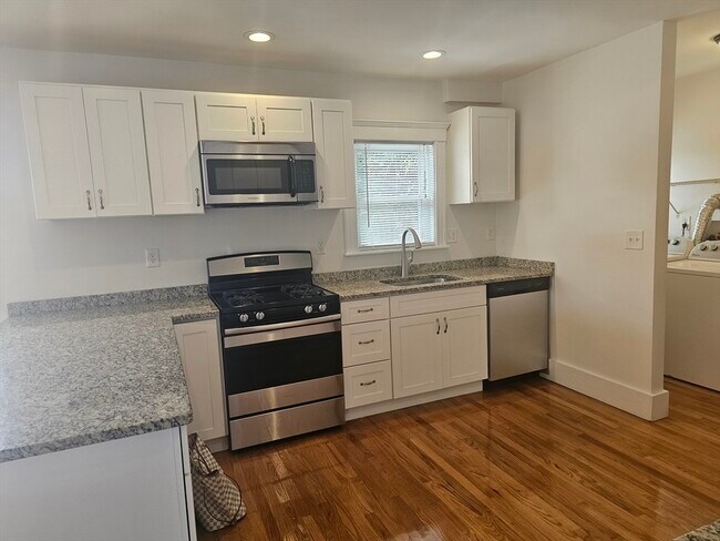 Building Photo - 11 Tampa St