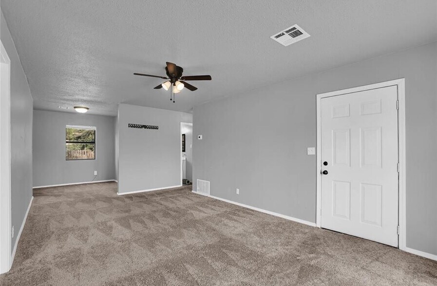 Building Photo - 1117 E Cherry St