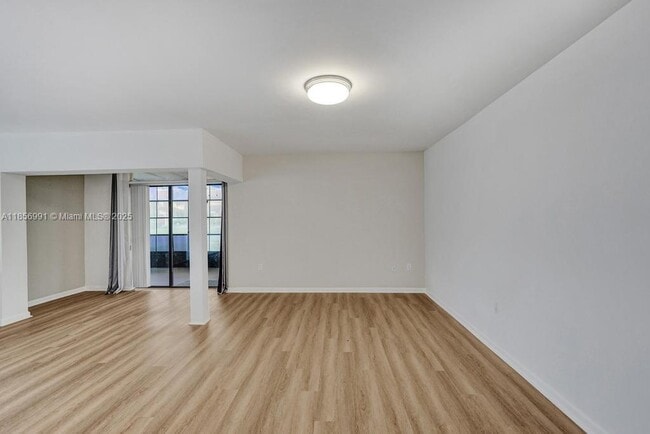 Building Photo - 9540 Sevilla Ln