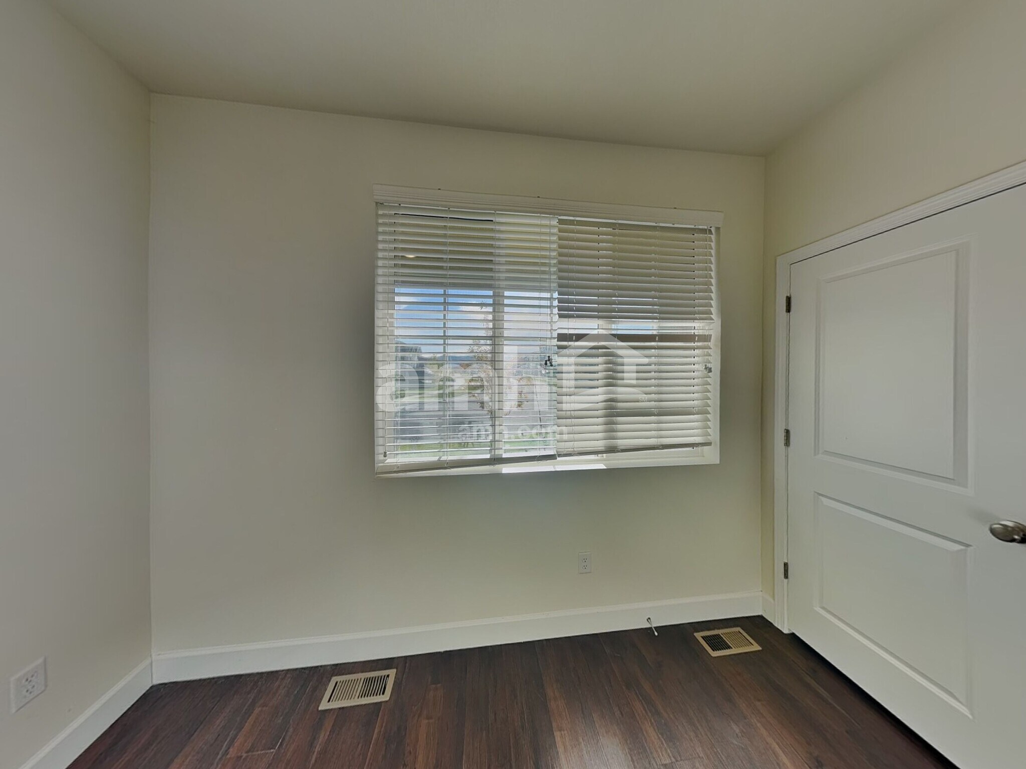 Building Photo - 14891 W 82nd Ave