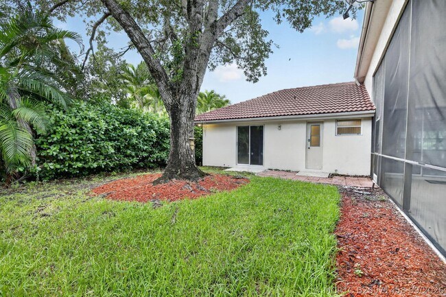 Building Photo - 924 Spoonbill Cir