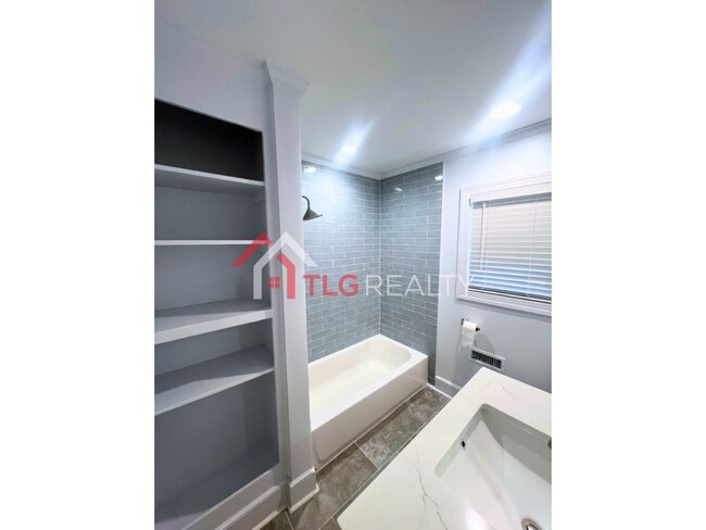 Building Photo - 4044 Somerdale Ln