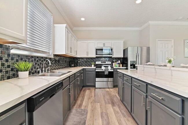 Building Photo - 701 Kettering Rd