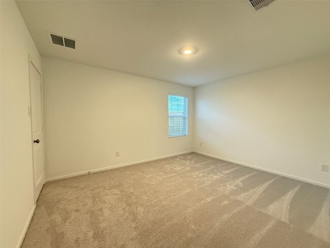 Building Photo - 16802 Old Wagon Wy