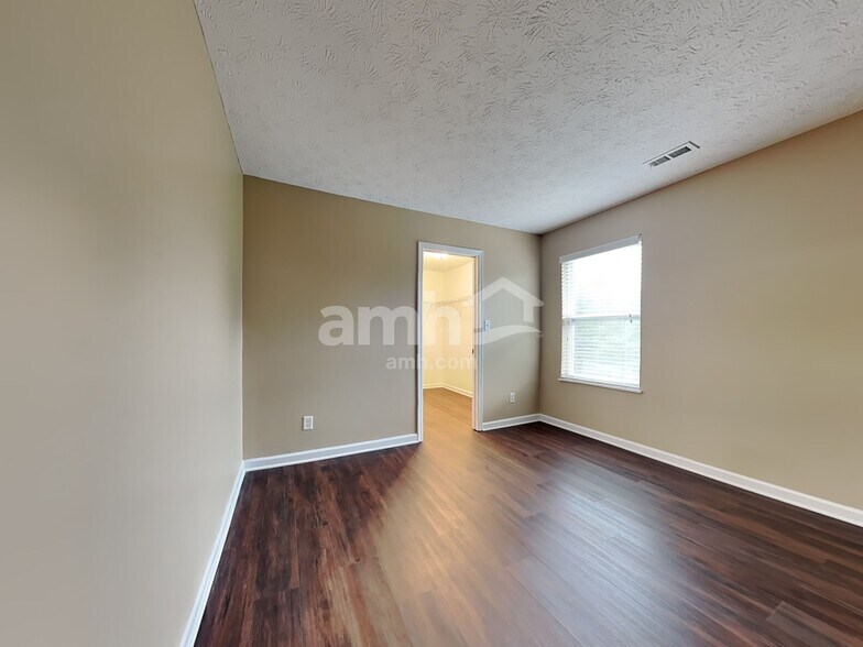 Building Photo - 150 Brittony Woods Dr