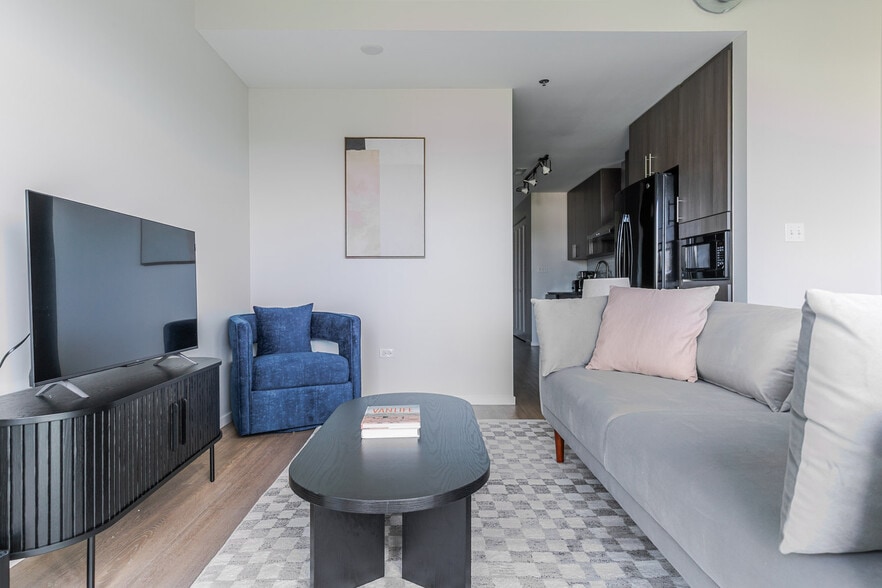 Building Photo - 211 W Scott St