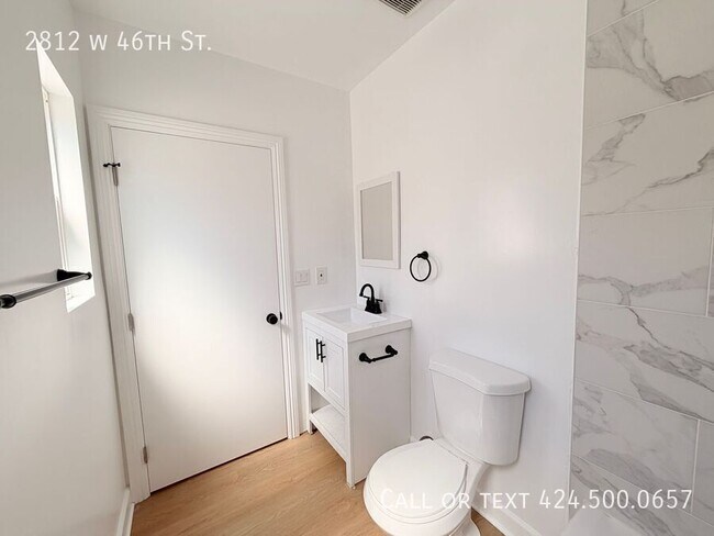 Building Photo - 2812 W 46th St