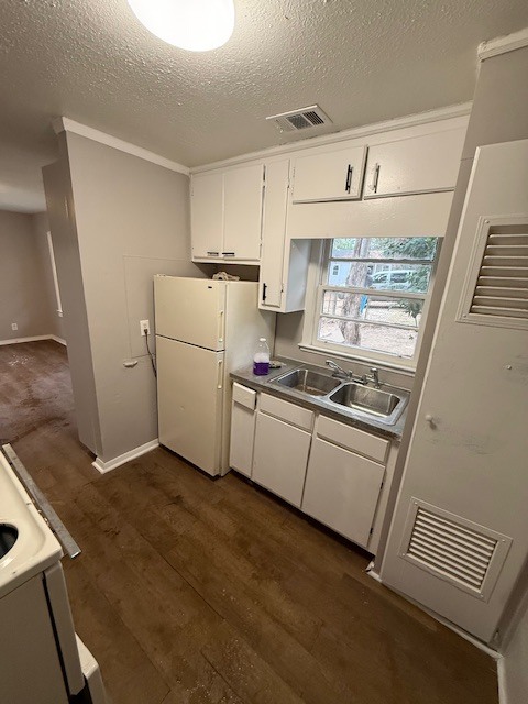 Building Photo - 1927 Lincoln St