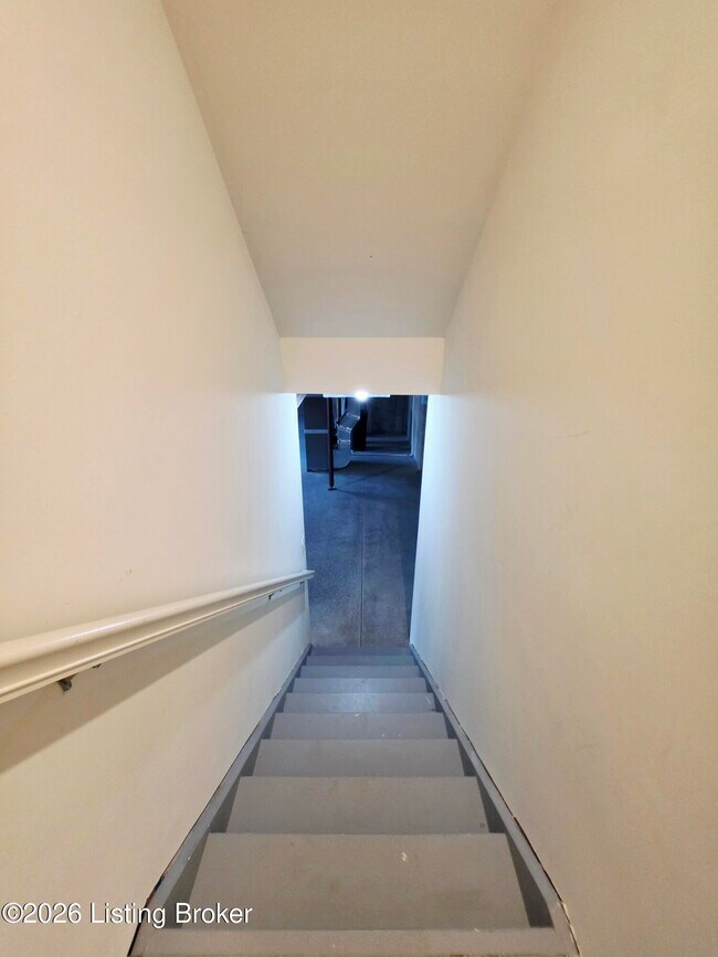 Building Photo - 17505 Shakes Creek Dr