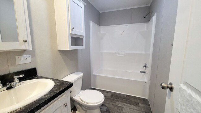 Building Photo - 526 Washington