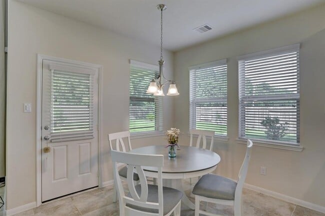 Building Photo - 511 Bonbrook Ln