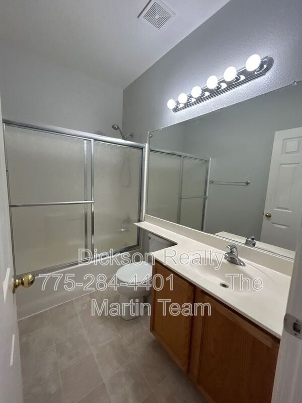 Building Photo - 2841 Granville Dr