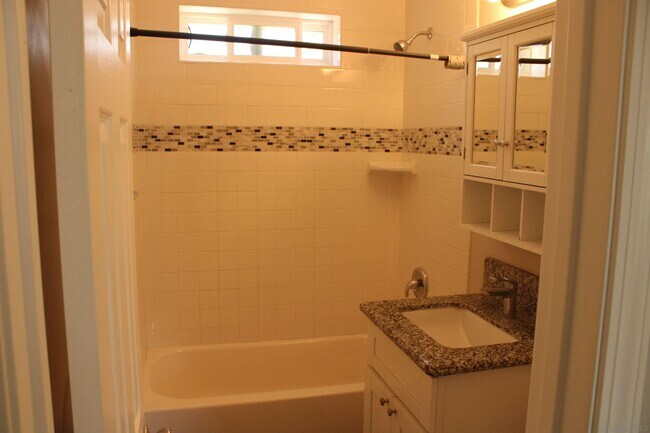 Building Photo - 2310 Sumac Dr