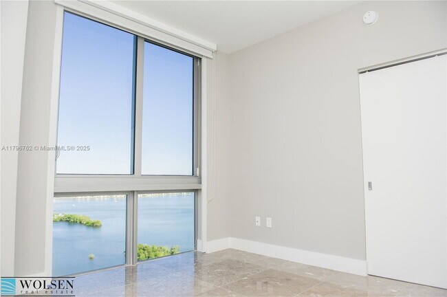 Building Photo - 16385 Biscayne Blvd