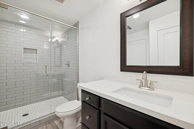 Building Photo - 1016 S Siesta Ln