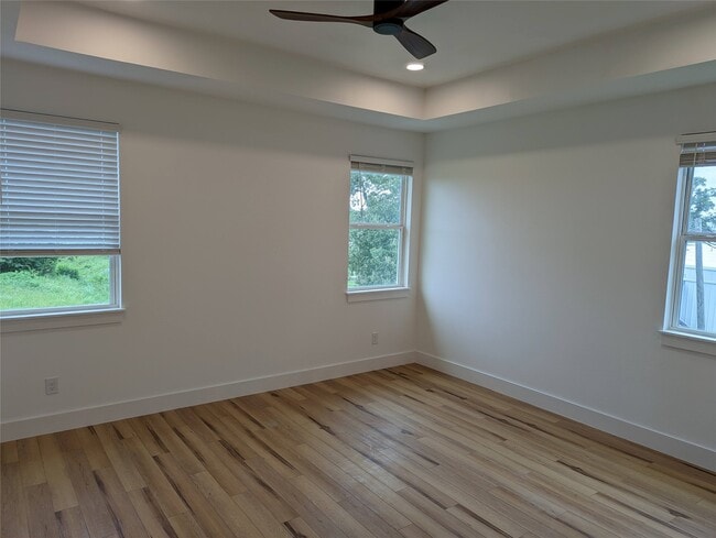 Building Photo - 4915 Fisk St