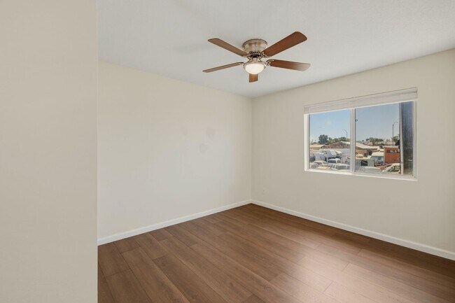 Building Photo - 45 N Phyllis-208
