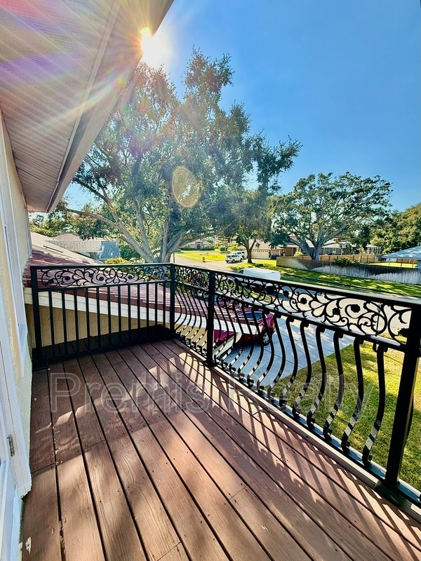 Building Photo - 957 Weathersfield Dr