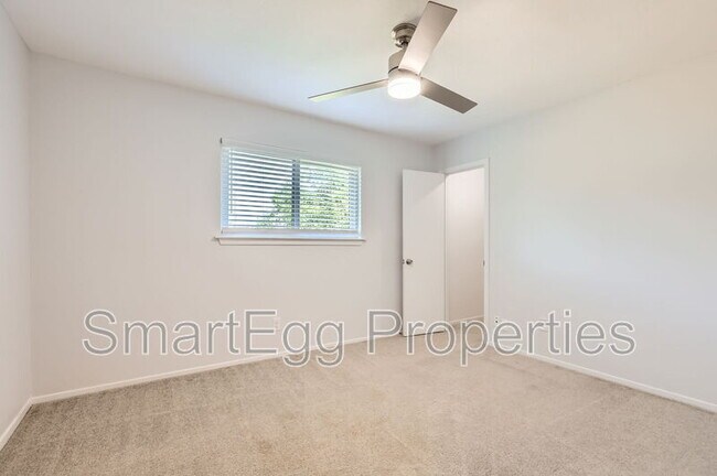 Building Photo - 11426 Bristle Oak Trail