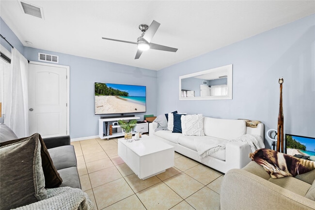 Building Photo - 3387 Cocoplum Cir