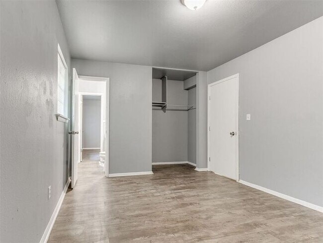 Building Photo - 3020 SW 65th Pl