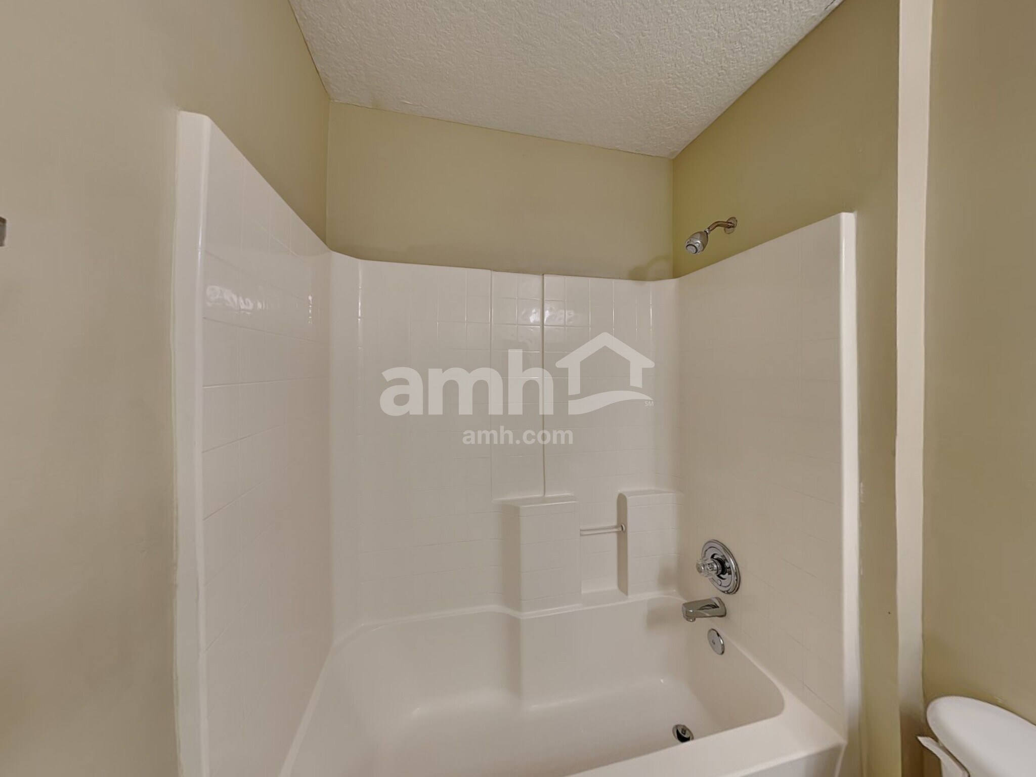 Building Photo - 9422 Daniels Mill Dr