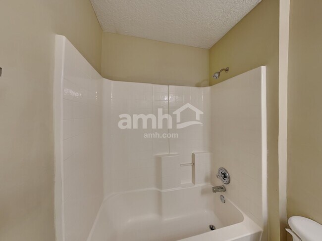 Building Photo - 9422 Daniels Mill Dr