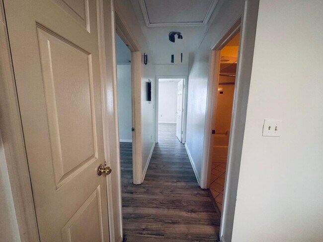 Building Photo - 161 W 53rd St