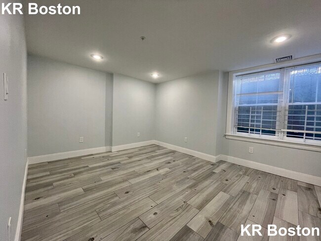 Building Photo - 20 Reedsdale St