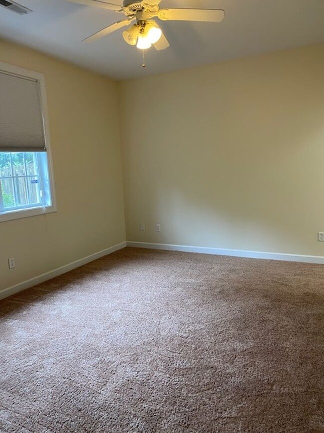 Building Photo - Carleton Town Homes