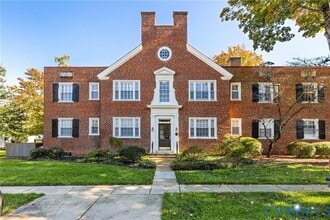 Building Photo - 27 W Lock Ln