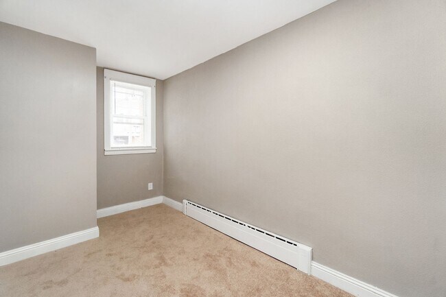 Building Photo - Updated 3BR Home – Walk to Lehigh & Downto...